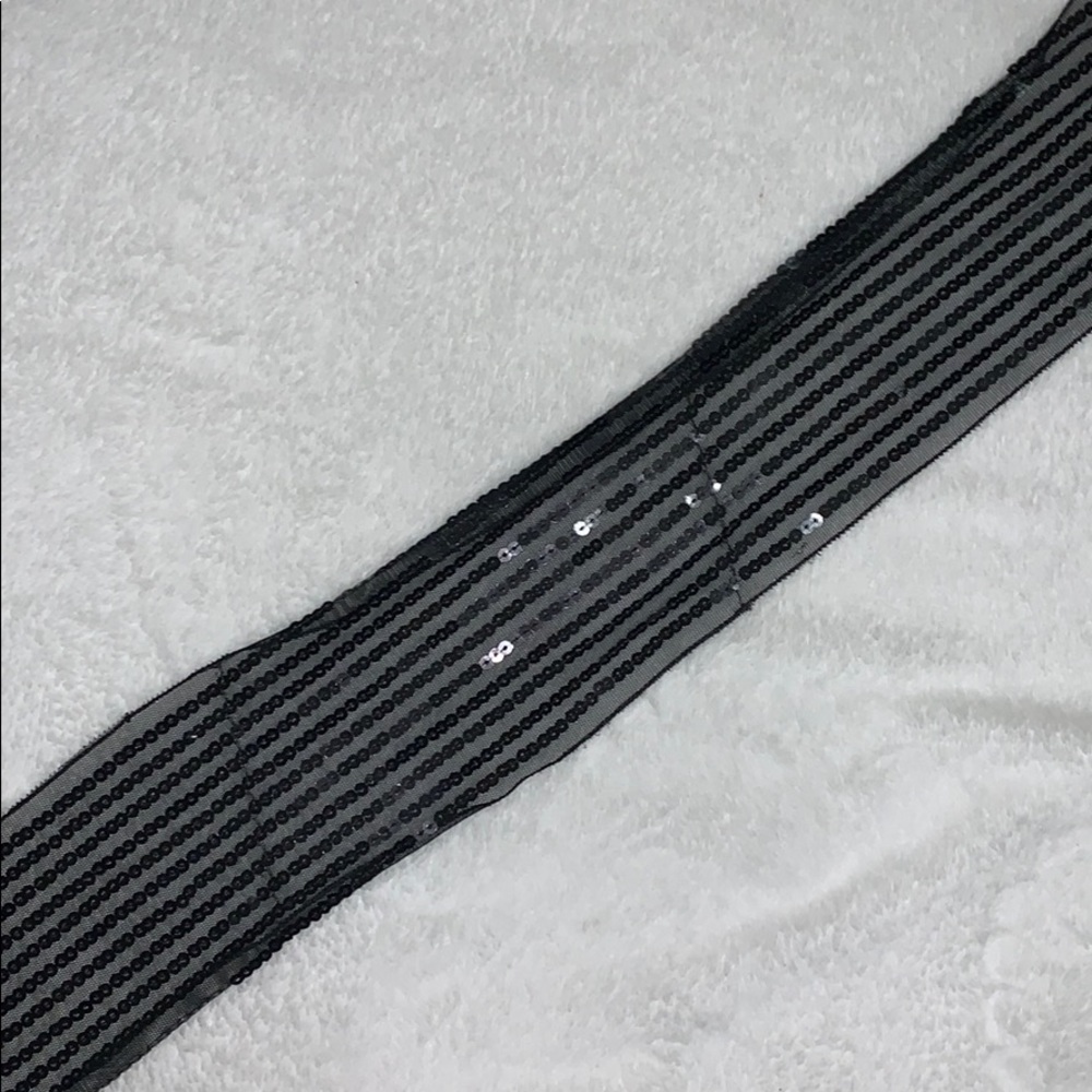Sparkly black sequent ribbon 🎬